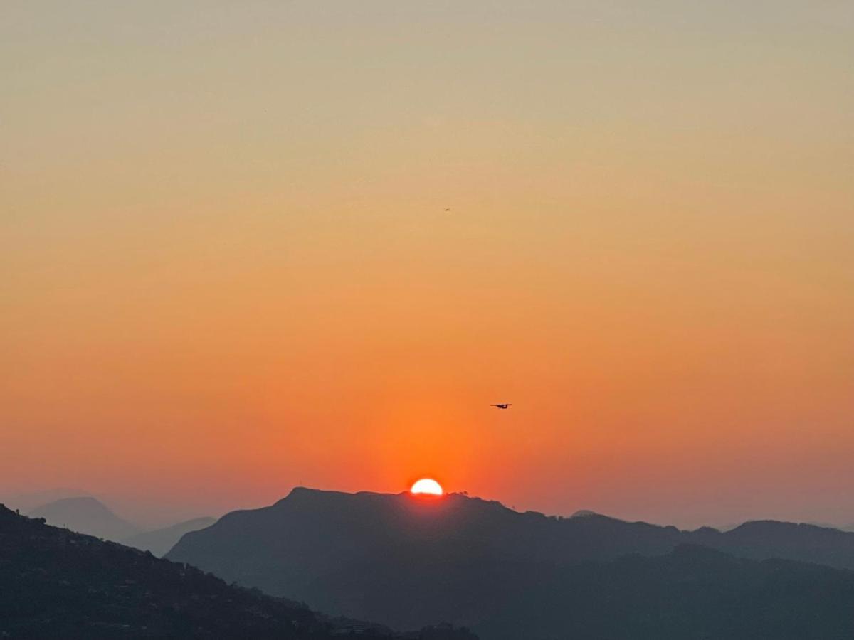 Green Hills Yoga Retreat Pokhara Eksteriør billede